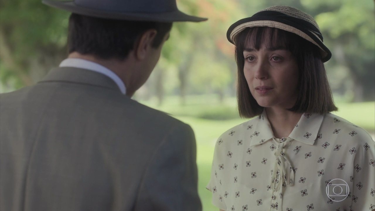 Almeida (Ricardo Pereira) e Clotilde (Simone Spoladore) em Éramos Seis