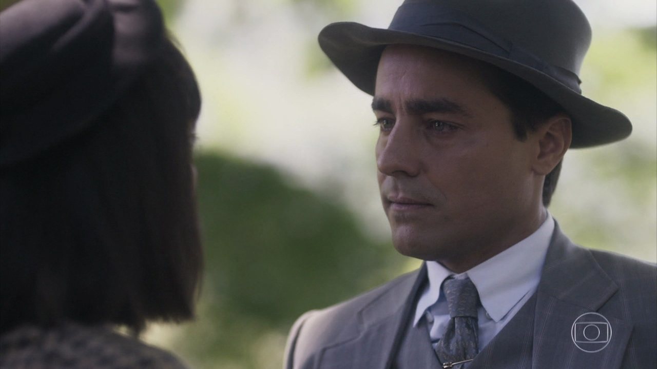 Almeida (Ricardo Pereira) em Éramos Seis