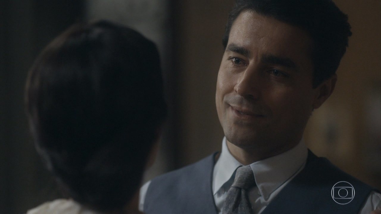 Almeida (Ricardo Pereira) em Éramos Seis