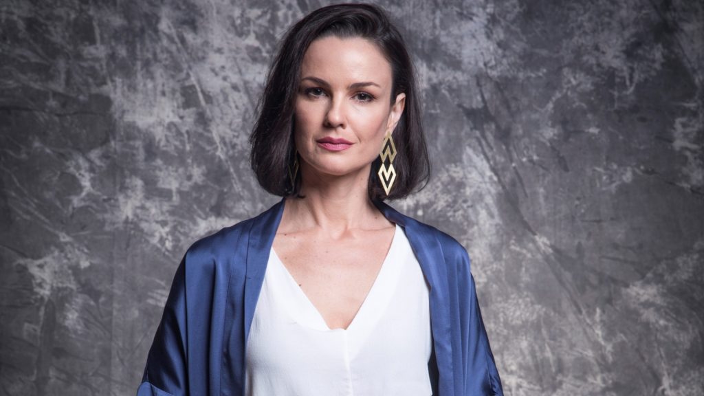 Agnes (Carolina Kasting) em Salve-se Quem Puder