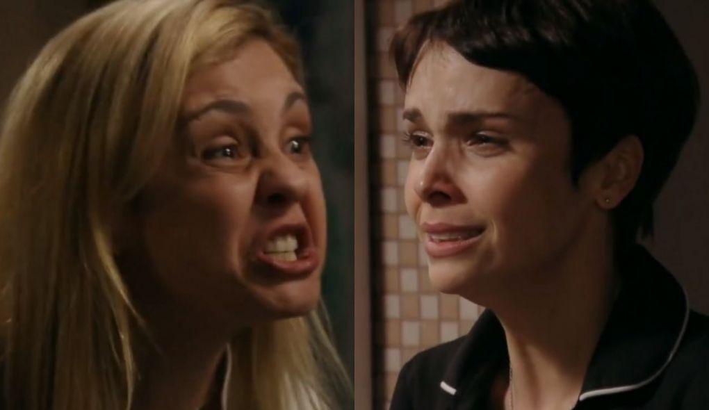Carminha (Adriana Esteves) e Nina (Débora Falabella) de Avenida Brasil