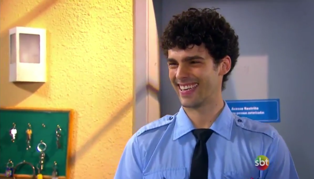 Rodrigo Dorado como Dinho em Cúmplices de um Resgate (Reprodução / SBT)