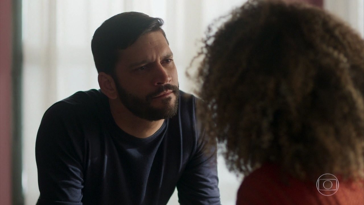 Diogo (Armando Babaioff) e Gisele (Sheron Menezzes) em Bom Sucesso
