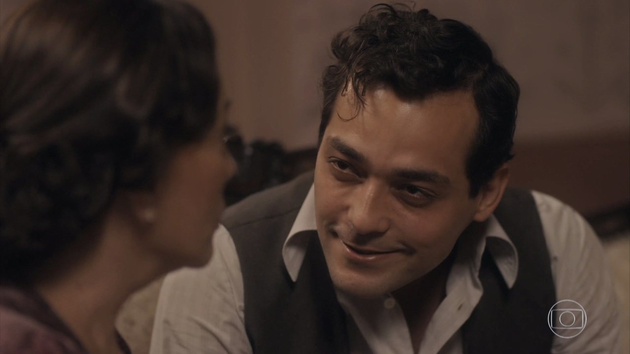 Emília (Susana Vieira) e Zeca (Eduardo Sterblitch) em Éramos Seis