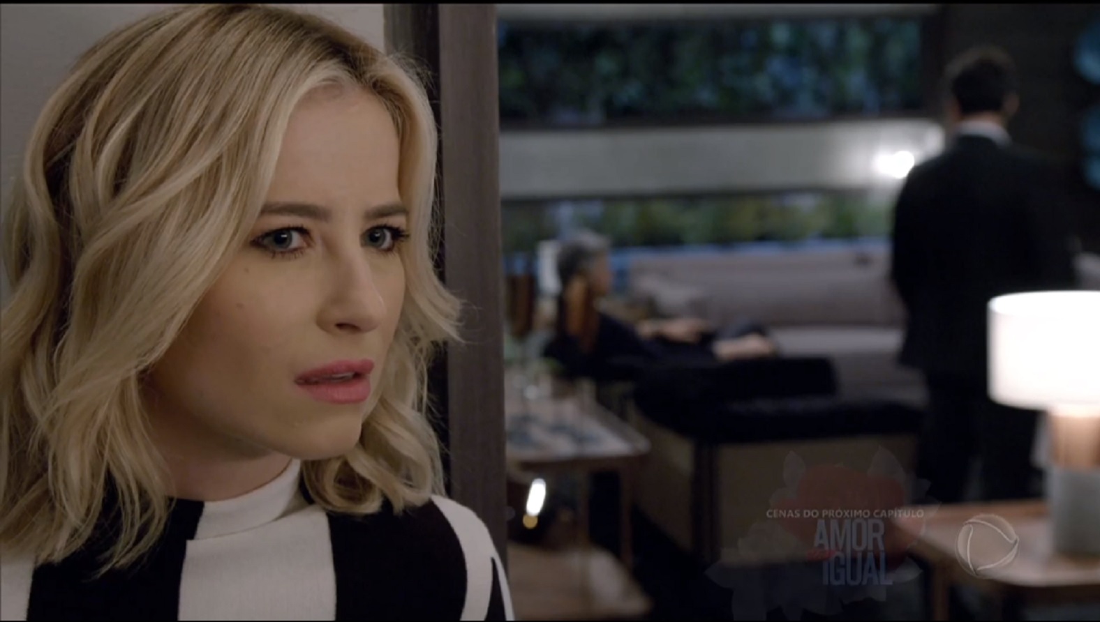 Fernanda (Bárbara França) descobre caso de Tobias (Thiago Rodrigues) com Donatella (Stephany Brito) em Amor Sem Igual