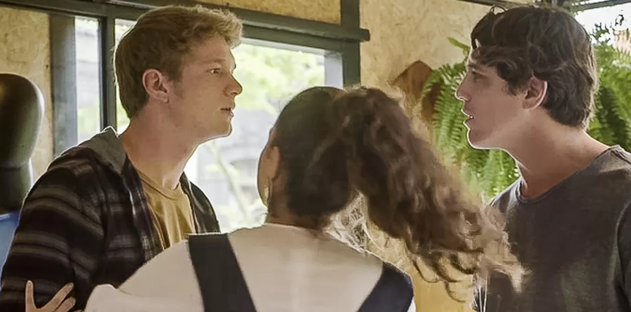 Filipe (Pedro Novaes), Rita (Alanis Guillen) e Rui (Romulo Arantes Neto) de Malhação - Toda Forma de Amar