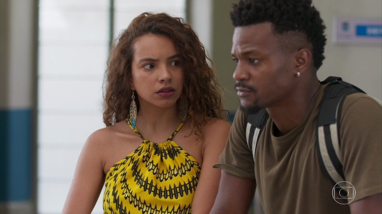 Francisca (Gabriela Moreyra) e Ramon (David Júnior) em Bom Sucesso