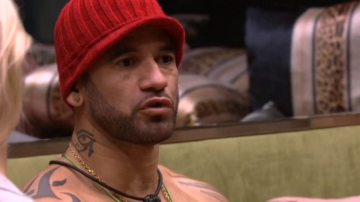 Hadson revela que o nome de filho foi inspirado no ex-ator pornô Marcos Oliver