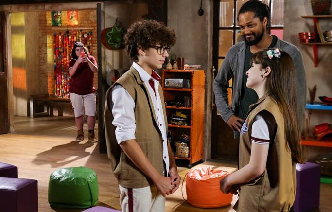 Enzo Krieger e Sophia Valverde como Luigi e Poliana em As Aventuras de Poliana (Bruno Correa / SBT)
