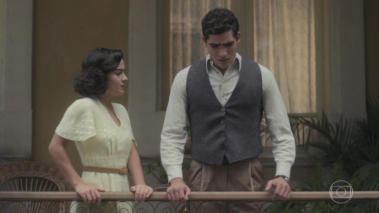 Isabel (Giullia Buscacio) e Lúcio (Jhona Burjack) em Éramos Seis
