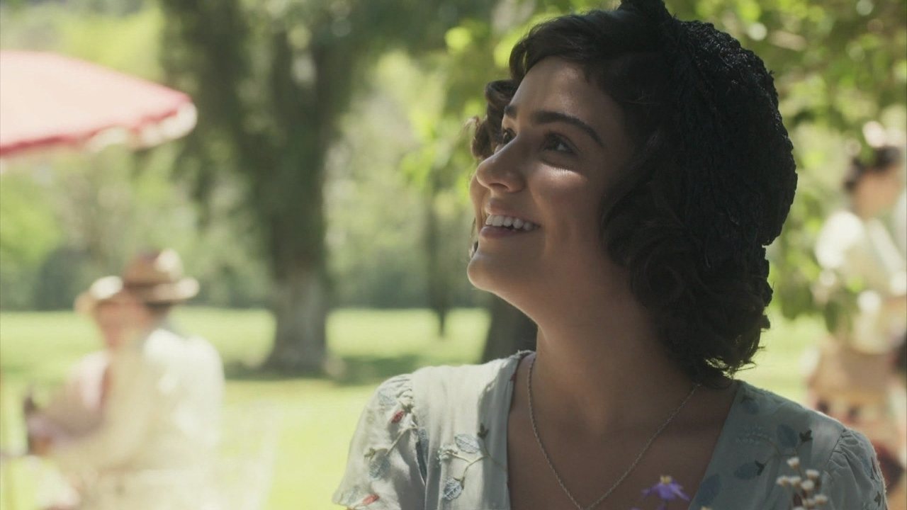 Isabel (Giullia Buscacio) em Éramos Seis