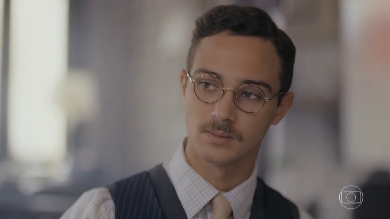 Julinho (André Luiz Frambach) em Éramos Seis