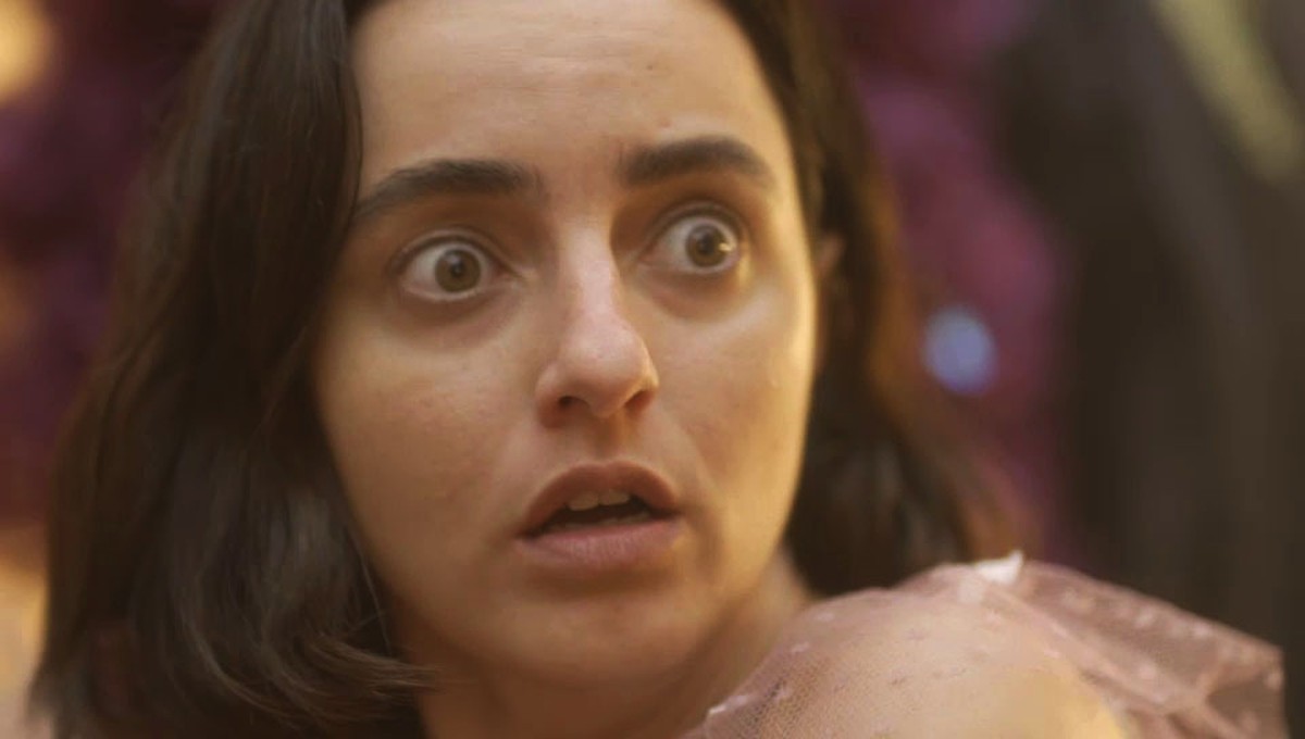 Justina (Júlia Stockler) em Éramos Seis