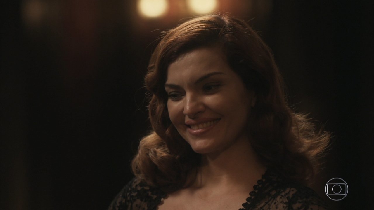 Karine (Mayana Neiva) em Éramos Seis