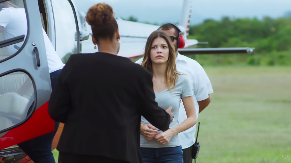 Kyra (Vitória Strada) em Salve-se Quem Puder