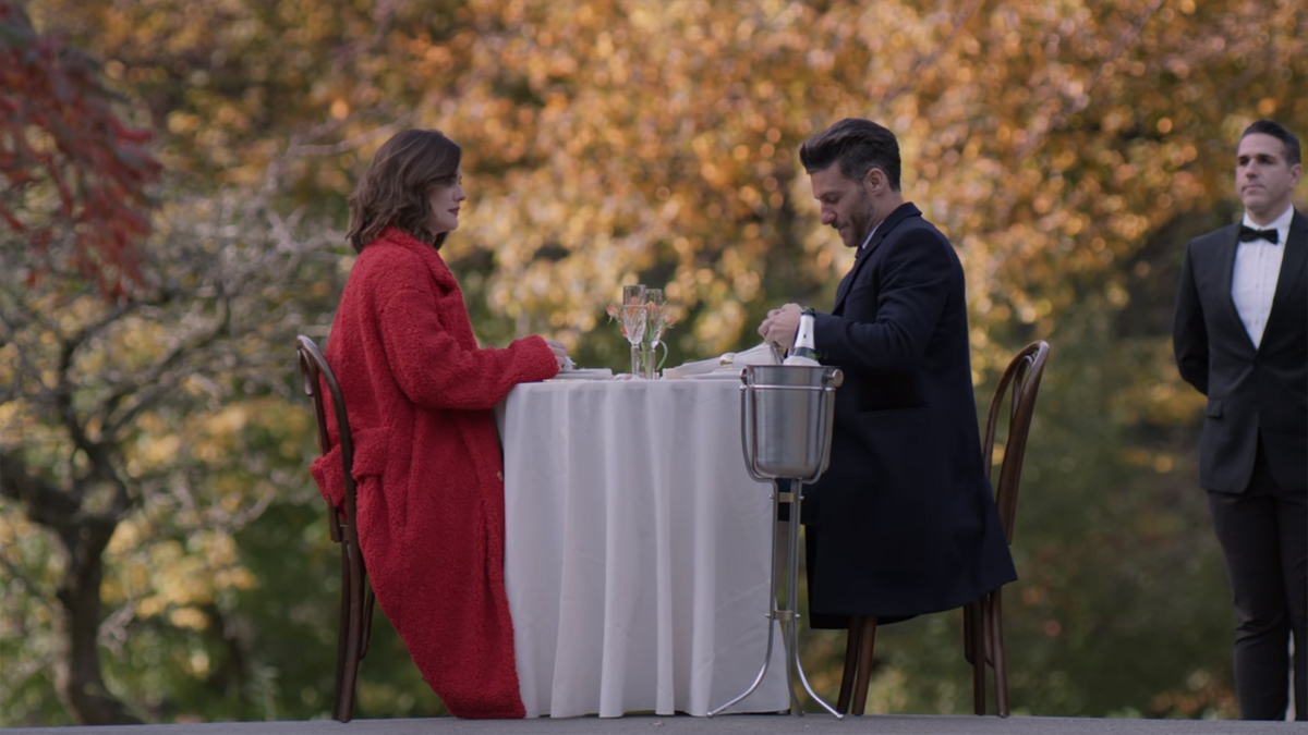 Marcela (Sabrina Seara) e Armando (Erick Elías) em Betty, a Feia em NY