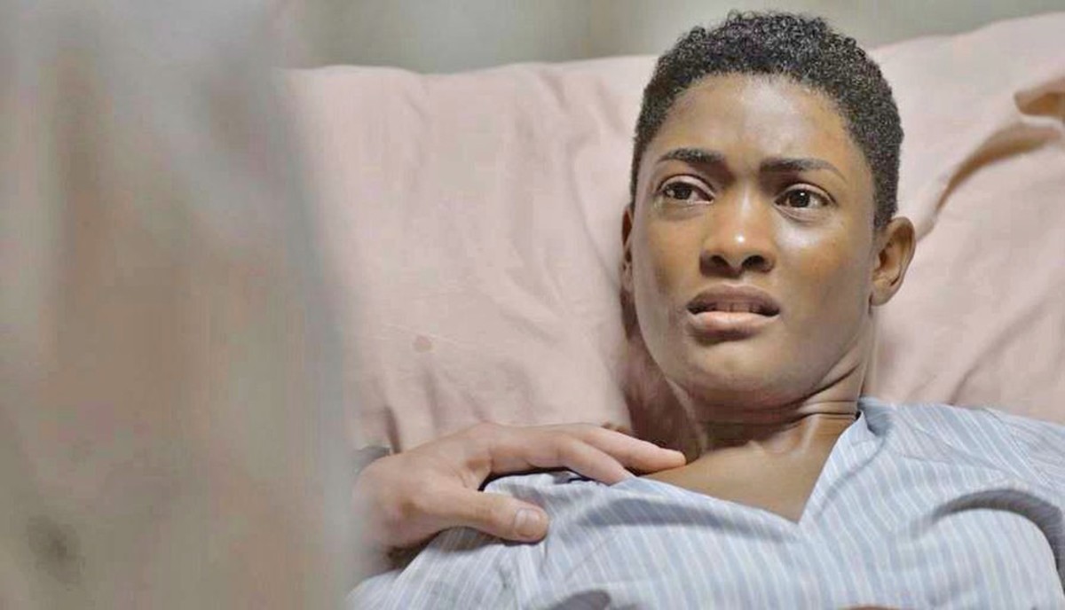 Marina (Erika Januza) de Amor de Mãe