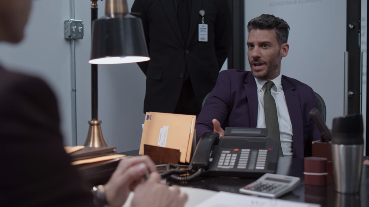 Mata (Rykardo Hernández) e Armando (Erick Elías) em Betty, a Feia em NY