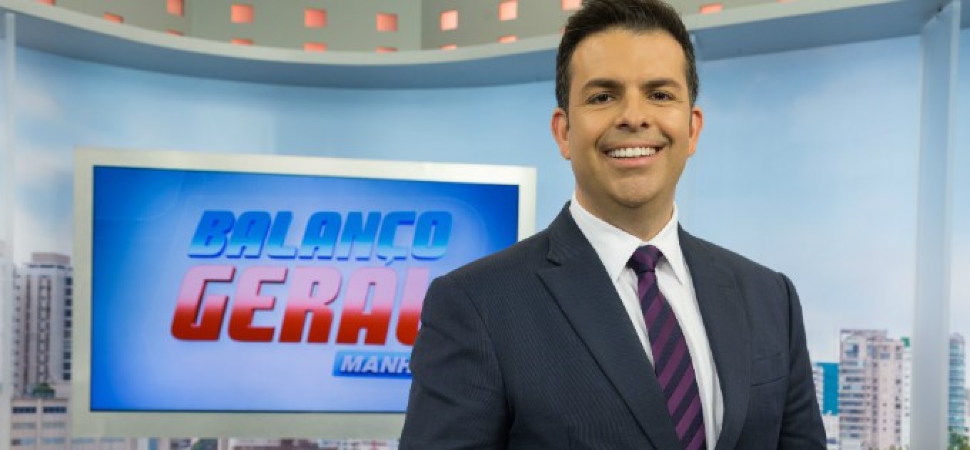 Matheus Furlan comanda a edição matutina do Balanço Geral na Record TV (Divulgação / Record TV)