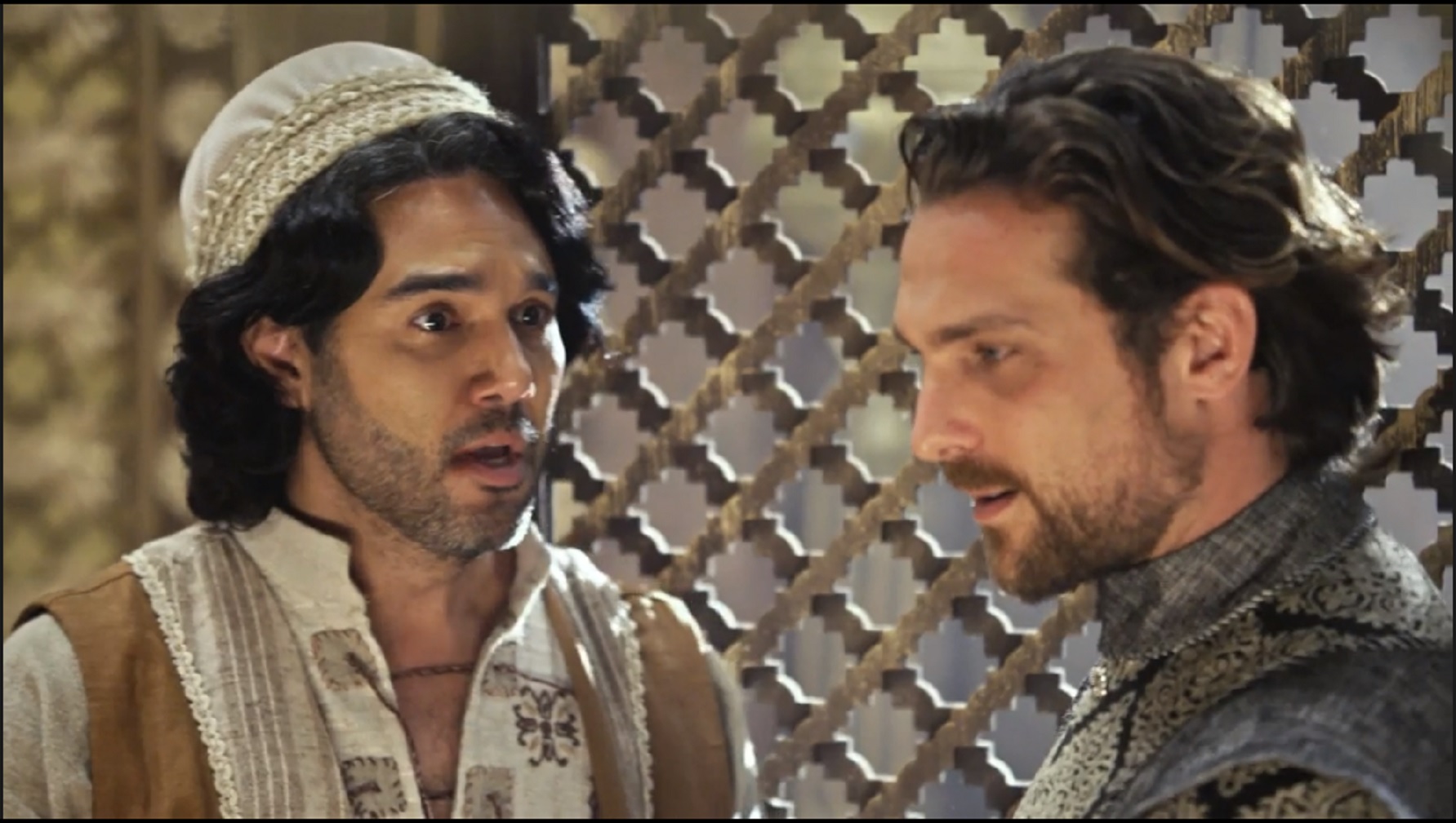 Matias (Fernando Sampaio) pede ajuda a Zac (Igor Rickl) em O Rico e Lázaro