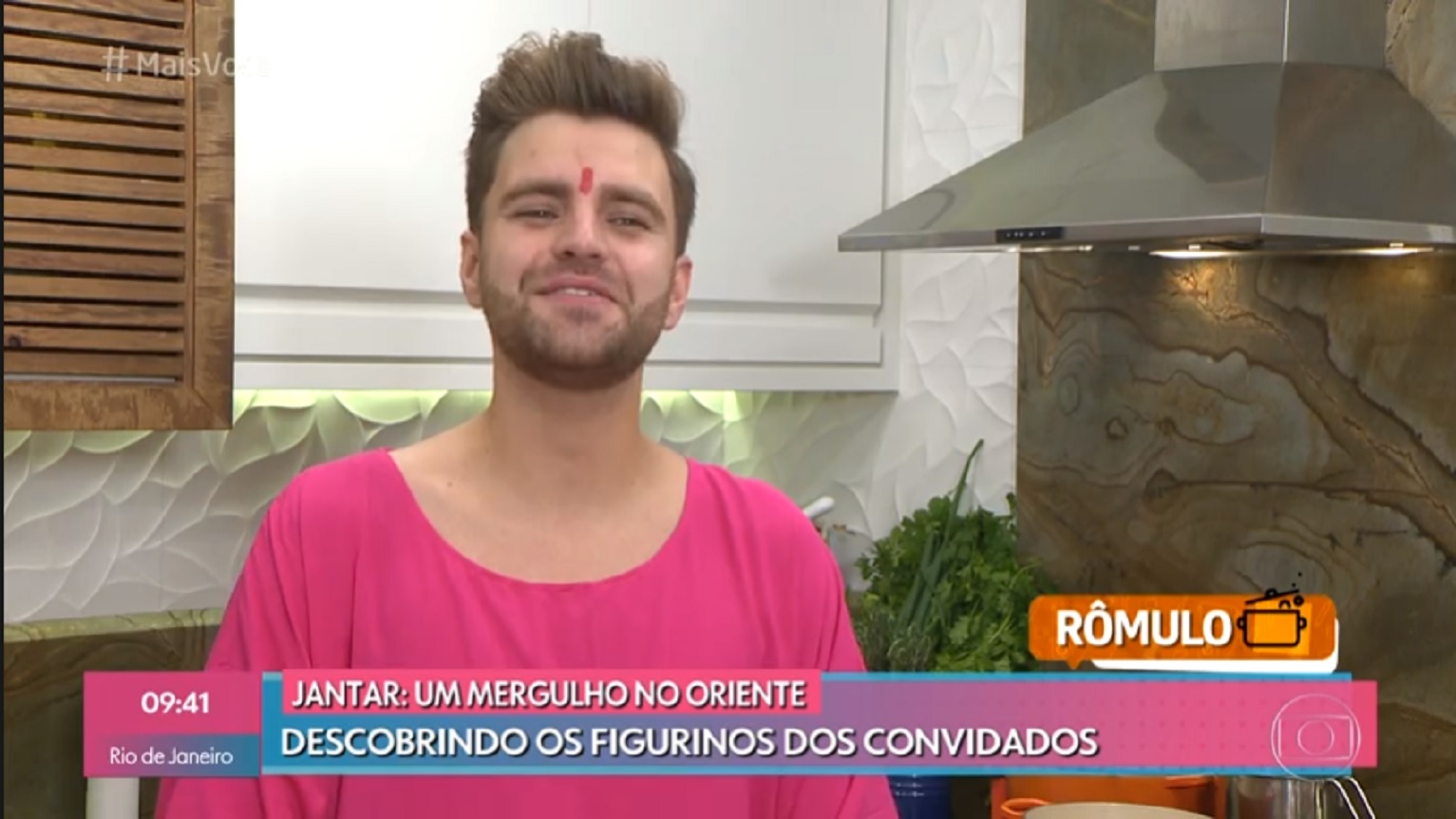 Participante do Jogo de Panelas vira piada na Internet devido ao figurino indiano