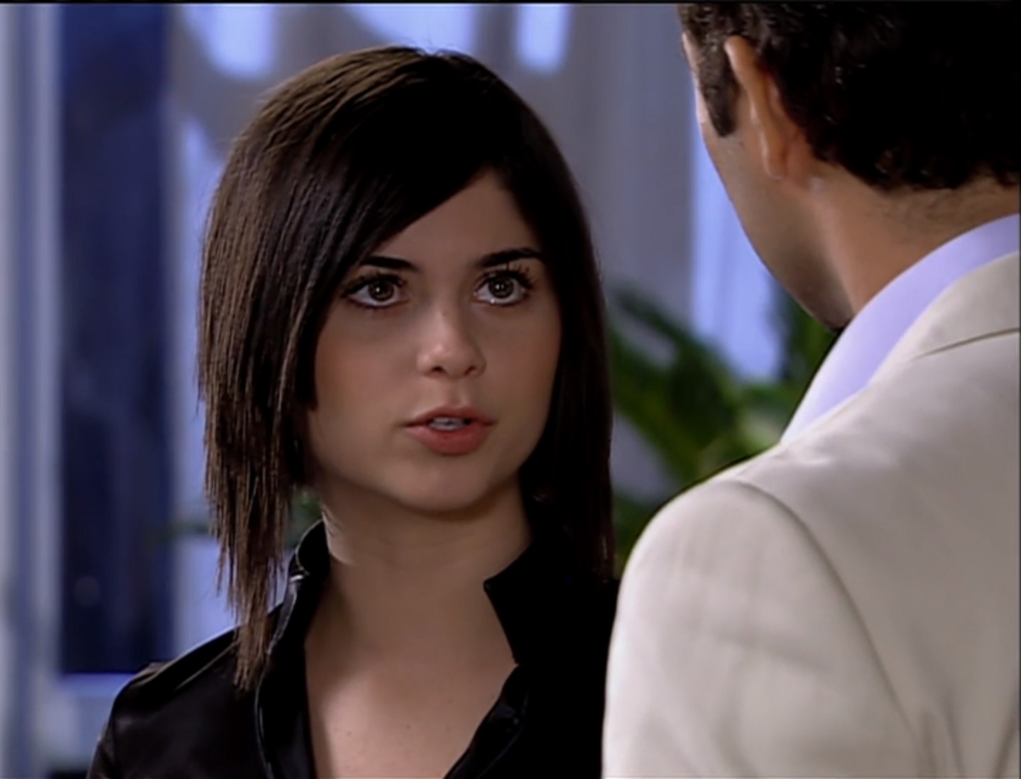 Gór (Julianne Trevisol) termina namoro com Rodrigo (Ângelo Paes Leme) em Caminhos do Coração
