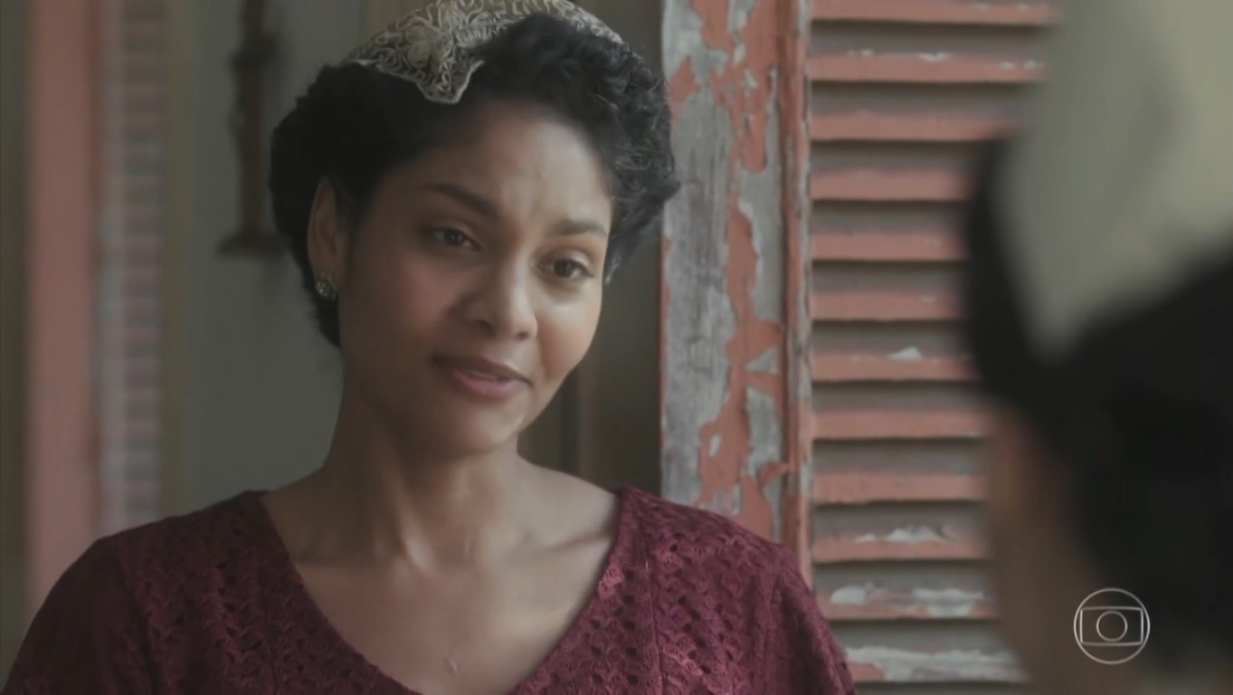 Shirley (Bárbara Reis) em Éramos Seis