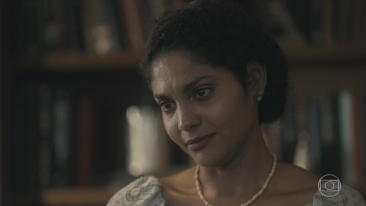 Shirley (Bárbara Reis) em Éramos Seis