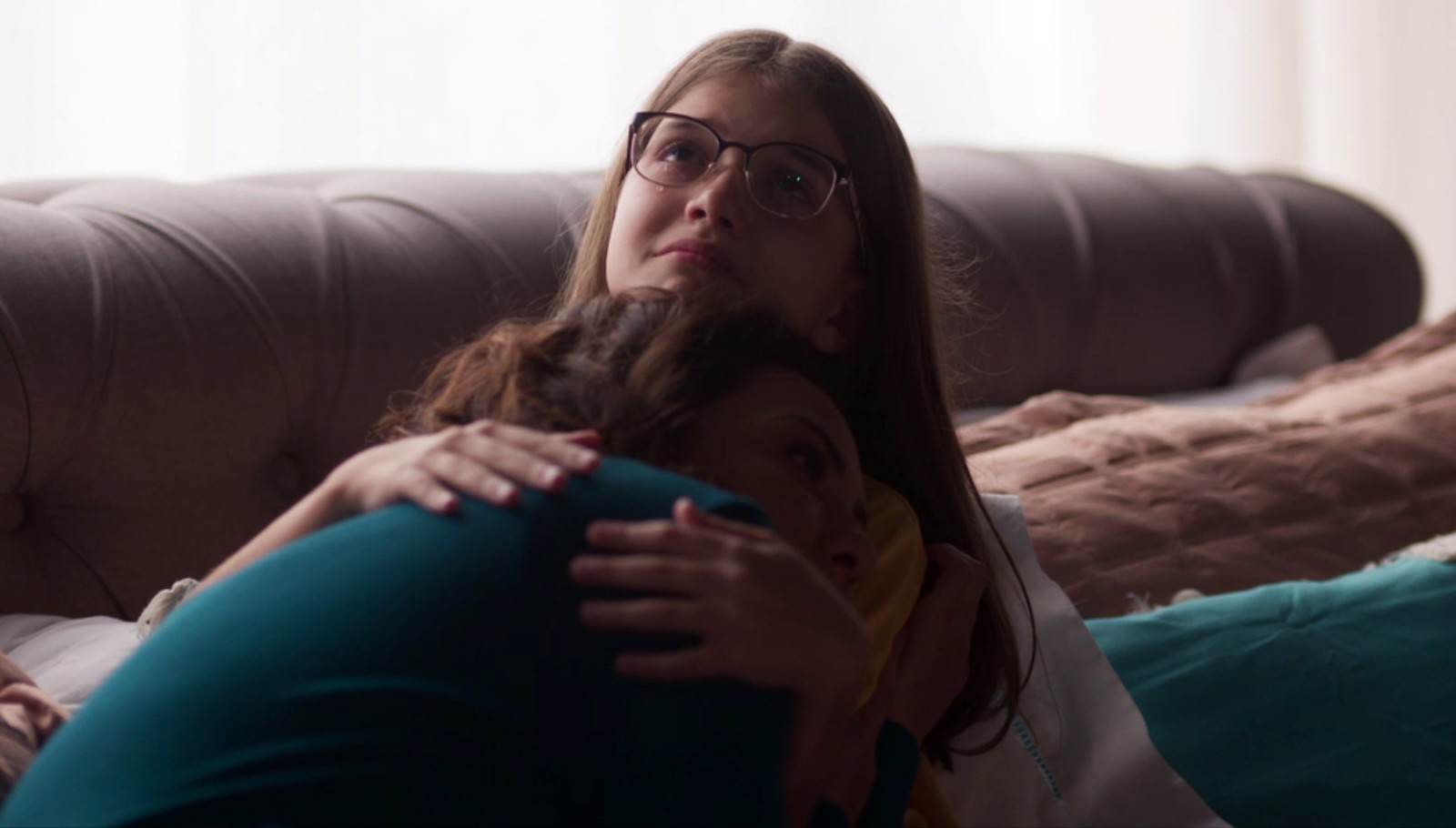 Sofia (Valentina Vieira) e Nana (Fabiula Nascimento) em Bom Sucesso