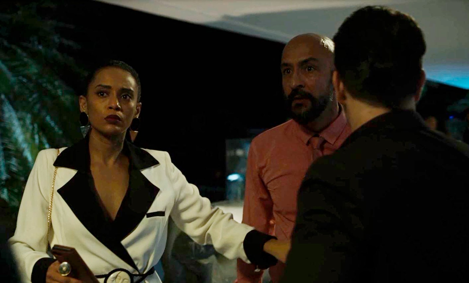 Raul (Murilo Benício) e Vitória (Taís Araújo) contra Álvaro (Irandhir Santos) em Amor de Mãe (Reprodução/Globo)