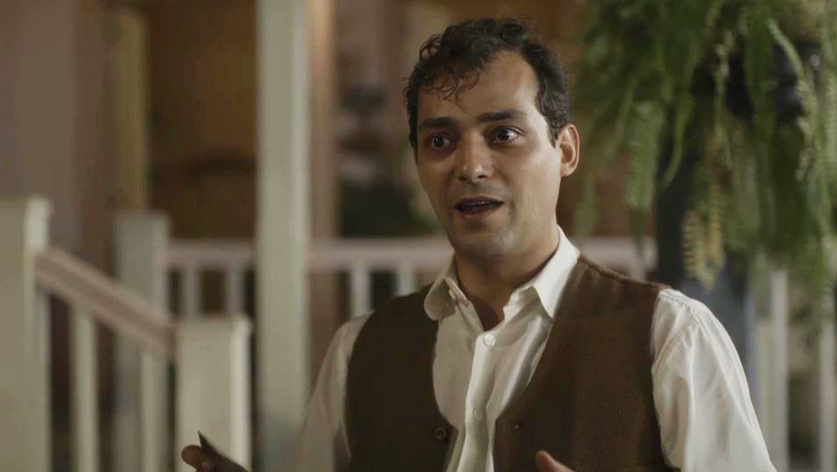 Zeca (Eduardo Sterblitch) em Éramos Seis