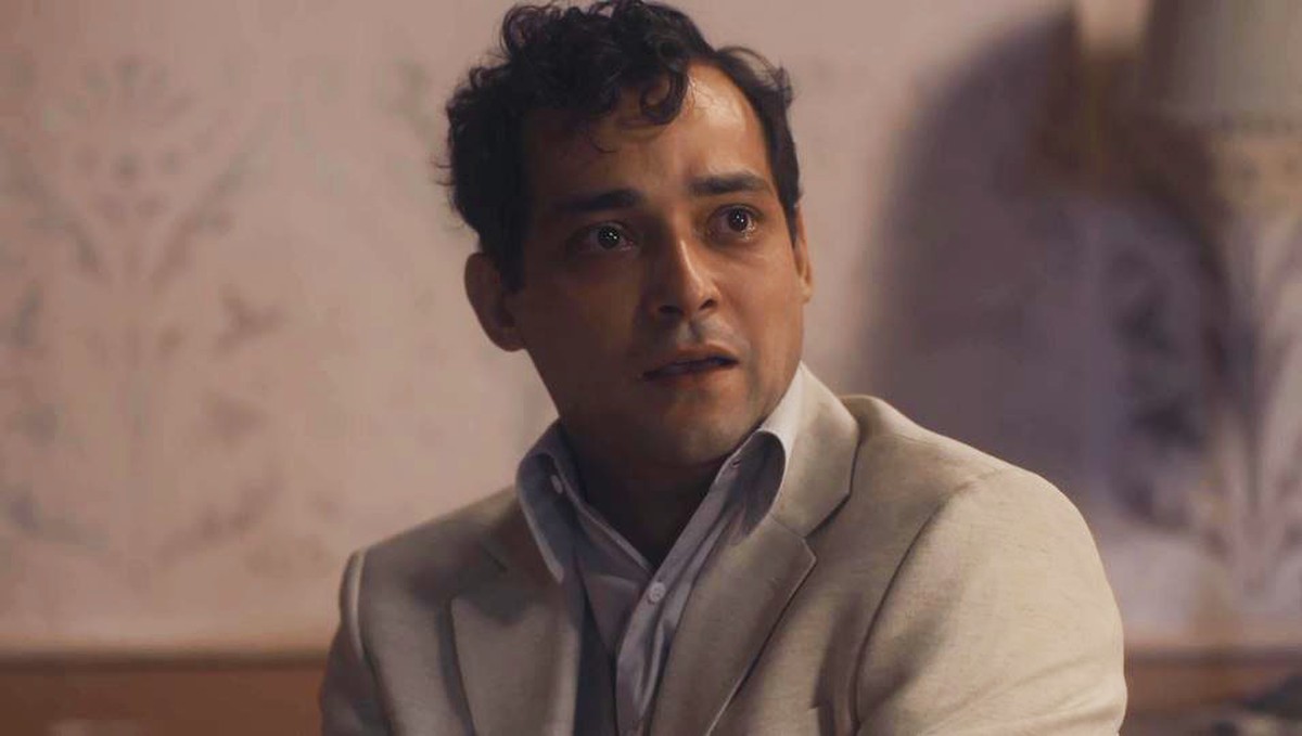 Zeca (Eduardo Sterblitch) em Éramos Seis