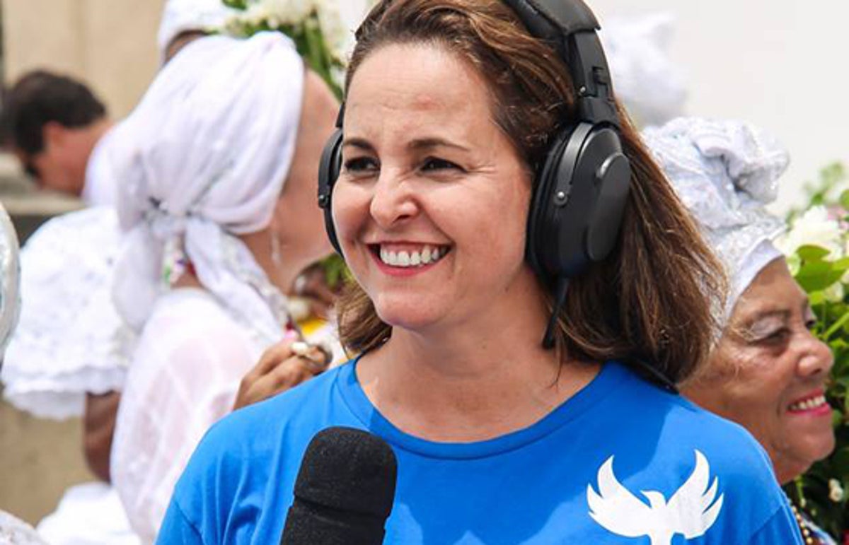 Andrea Silva: repórter da Globo é engolida por bloco em Salvador (Divulgação)