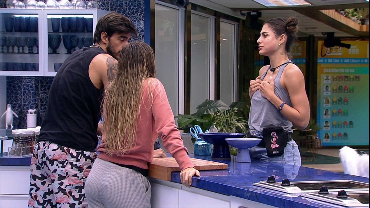 Brothers conversam na cozinha do BBB20 (Reprodução/TVGlobo)