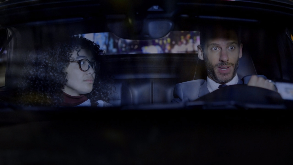 Betty (Elyfer Torres) e Armando (Erick Elías) em Betty, a Feia em NY
