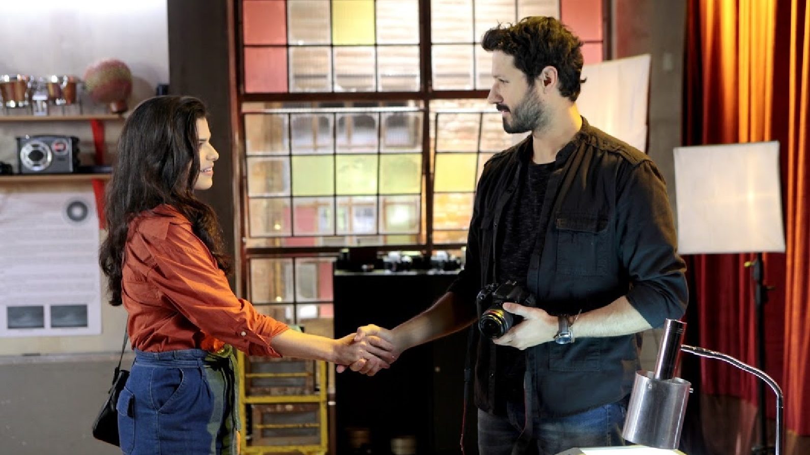Gabriela Saadi e Murilo Cézar como Violeta e Marcelo em As Aventuras de Poliana (Lourival Ribeiro / SBT)