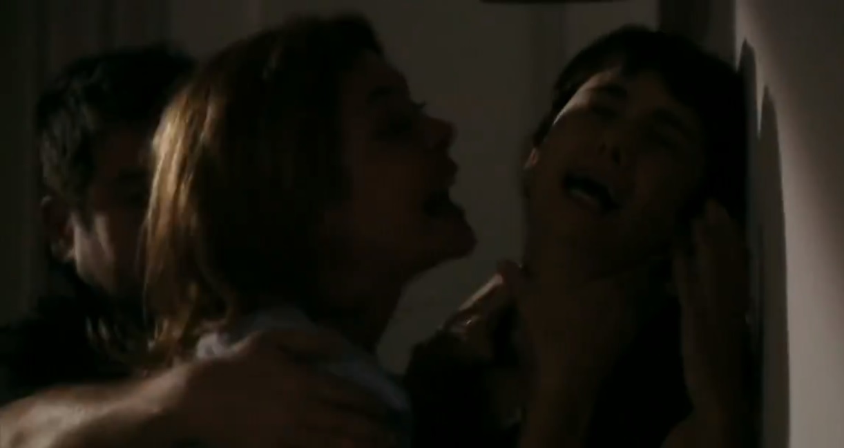 Carminha (Adriana Esteves) e Nina (Débora Falabella) de Avenida Brasil