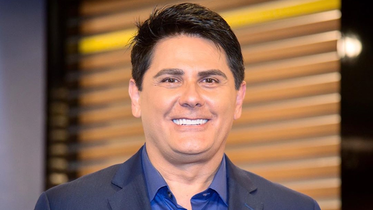 César Filho completou 5 anos no comando do Hoje em Dia na Record TV (Foto: BrazilNews)