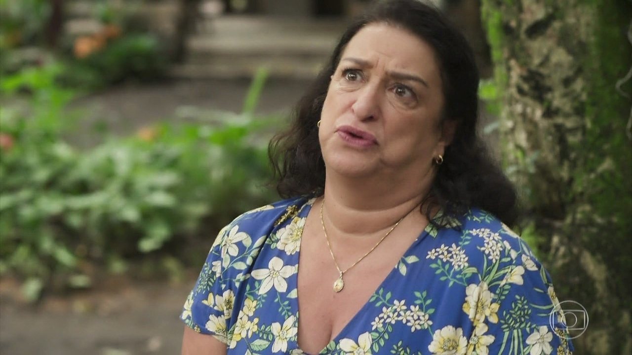 Ermelinda (Grace Gianoukas) em Salve-se Quem Puder