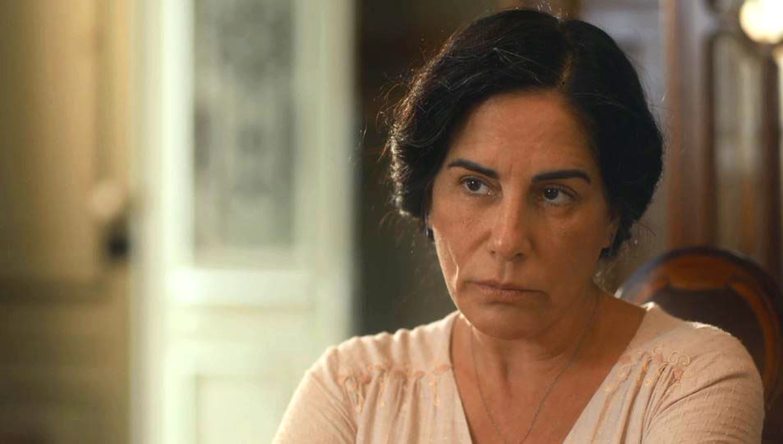 Lola (Glória Pires) em Éramos Seis