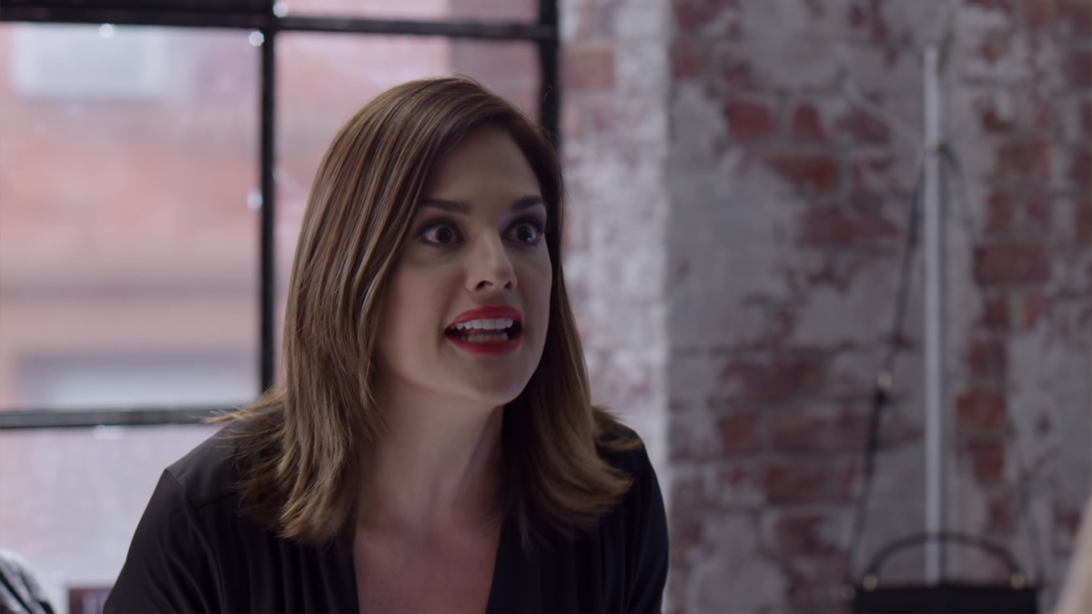 Marcela (Sabrina Seara) em Betty, a Feia em NY