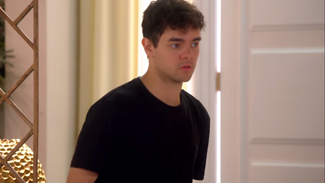 Luccas Papp como Mosquito em As Aventuras de Poliana (Reprodução / YouTube)