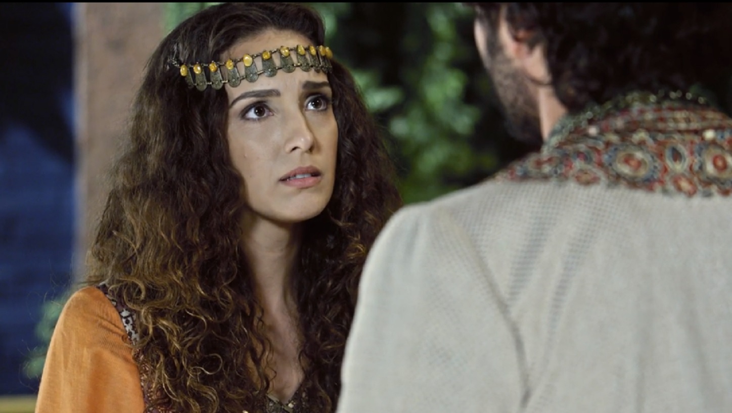 Rebeca (Bruna Pazinato) procura Asher (Dudu Azevedo) para falar de Joana (Milena Toscano) em O Rico e Lázaro