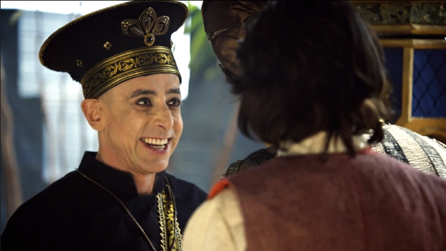 Beroso (Cássio Scapin) aceita proposta de Asher (Dudu Azevedo) em O Rico e Lázaro