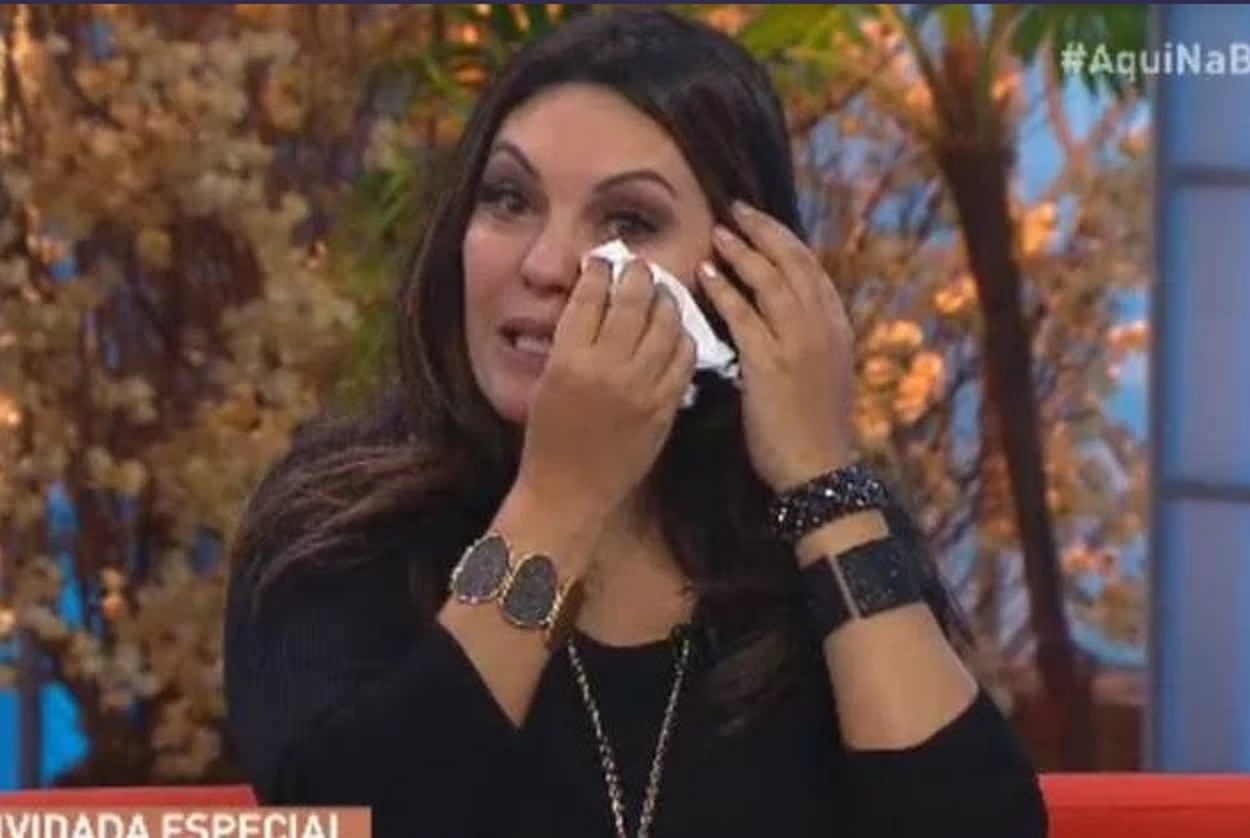Márcia Goldschmidt se emociona durante participação no Aqui na Band