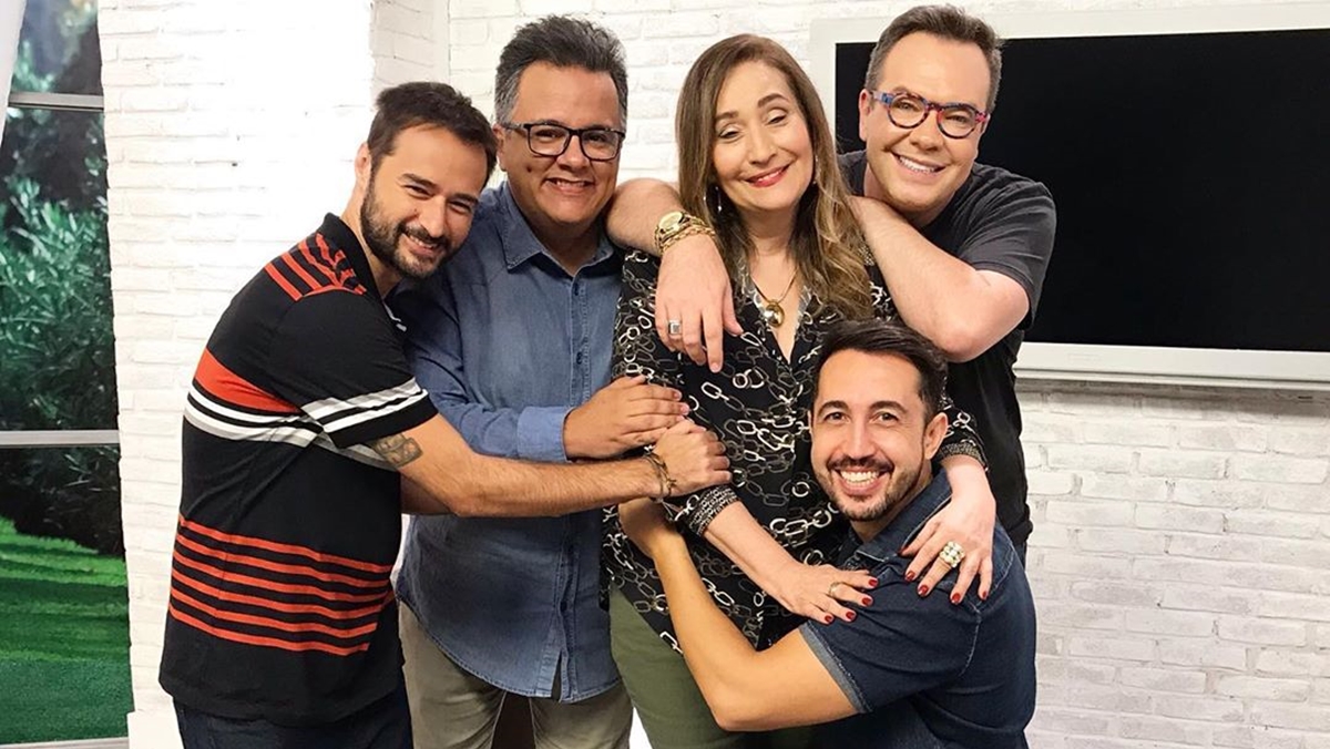 Sonia Abrão está engolida pelas polêmicas de seus colaboradores (Reprodução: Instagram)