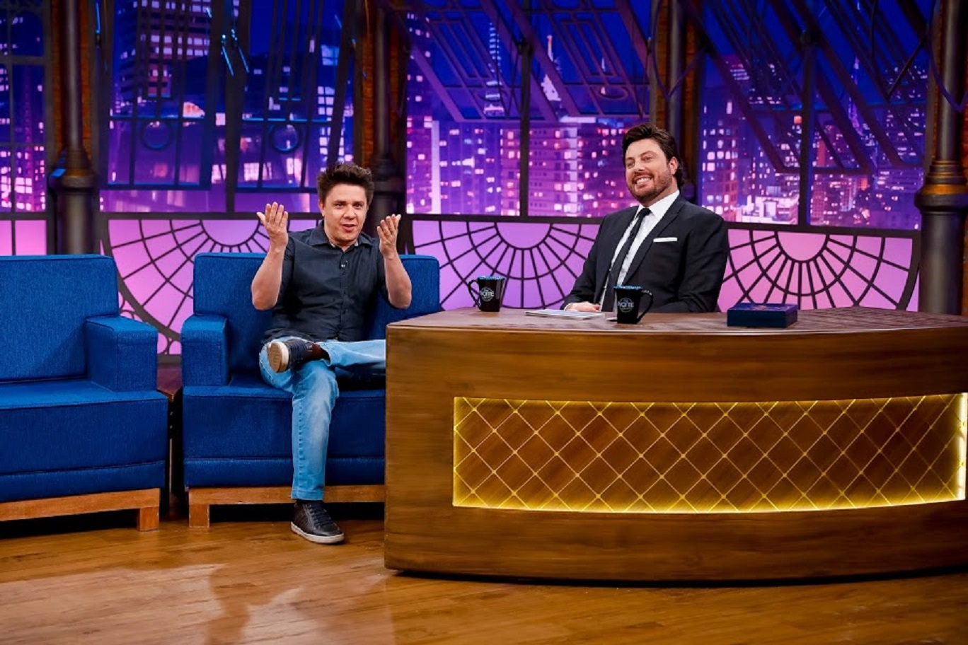 Danilo Gentili recebe Oscar Filho no The Noite