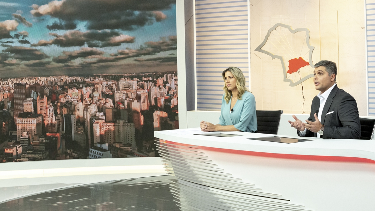 Laura Ferreira e Joel Datena (Foto: Kelly Fuzaro/Band)