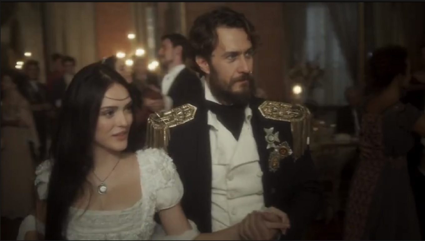 Anna (Isabelle Drummond) e Thomas (Gabriel Braga Nunes) em Novo Mundo