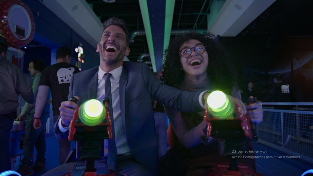 Betty conquista o amor de Armando (Reprodução: Netflix)